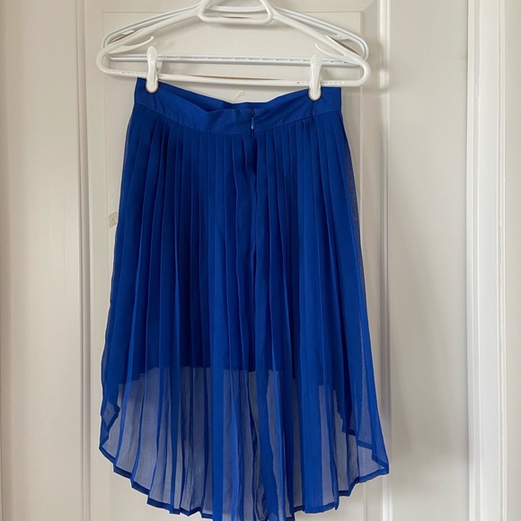 Blue pleated skirt zipper at back - Picture 2 of 4
